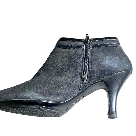 Sofft Black Suede Stiletto Heel Almond Toe Ankle Booties Size 8M - Picture 12 of 13